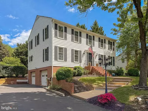 10 N Pointe Dr, Fredericksburg, VA 22405