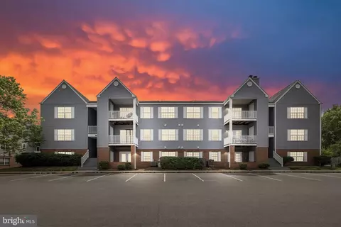 100 Picadilly Ln #52, Stafford, VA 22556