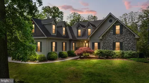 136 Holly Berry Rd, Fredericksburg, VA 22406