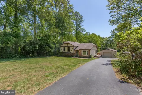 655 Holly Corner Rd, Fredericksburg, VA 22406