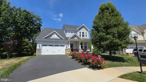 18 Farmview Dr, Stafford, VA 22554