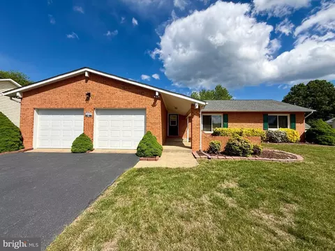 12 Myers Dr, Fredericksburg, VA 22405