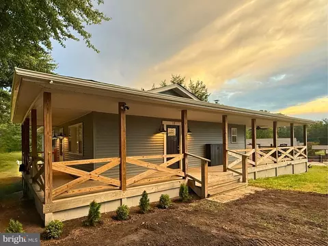 13 Dog Patch Ln, Stafford, VA 22554