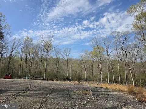 Denise Street, Stafford, VA 22554