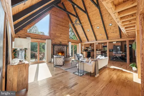 8 Hope Valley Ln, Stafford, VA 22554