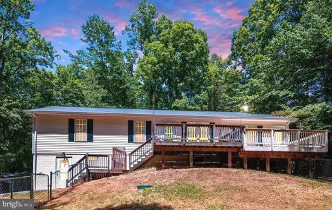 45 Holden Ln, Fredericksburg, VA 22406