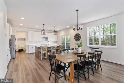 191 Moffett Ln, Fredericksburg, VA 22406
