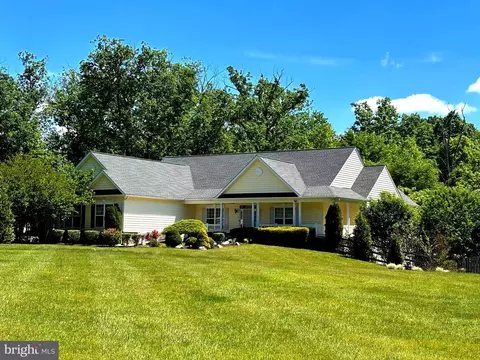 320 Gentle Breeze Cir, Fredericksburg, VA 22406
