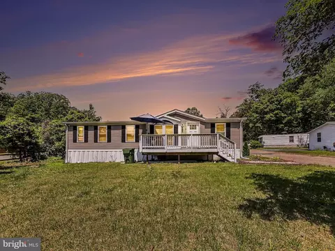 28 Castle Ct, Stafford, VA 22554