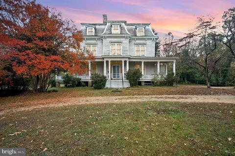 900 Ficklen Rd, Fredericksburg, VA 22405