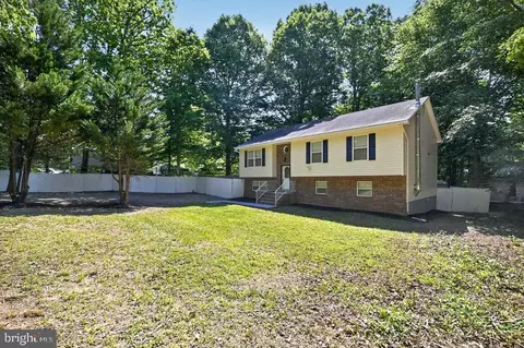 9 W Briar Dr, Stafford, VA 22556