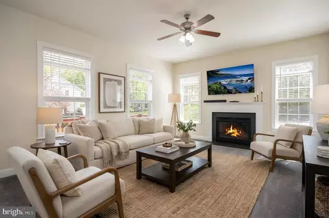 Living - 64 Macgregor Ridge Rd, Stafford, VA 22554 photo 7 of 10