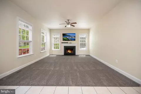 Living - 64 Macgregor Ridge Rd, Stafford, VA 22554 photo 5 of 10