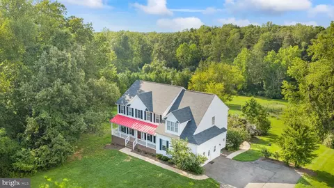 231 Crown Manor Dr, Stafford, VA 22556