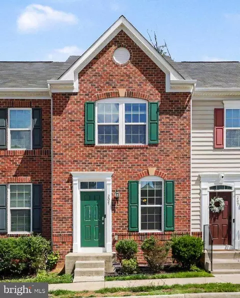 207 Streamview Dr, Fredericksburg, VA 22405