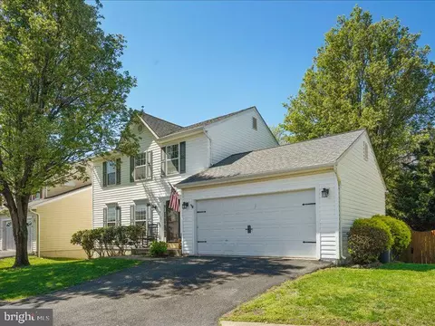 8 Lakeside Drive Dr, Stafford, VA 22554