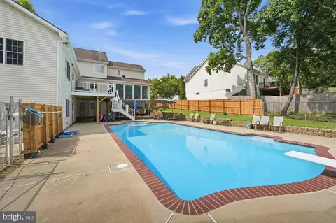 9 Falling Water Ct, Fredericksburg, VA 22405