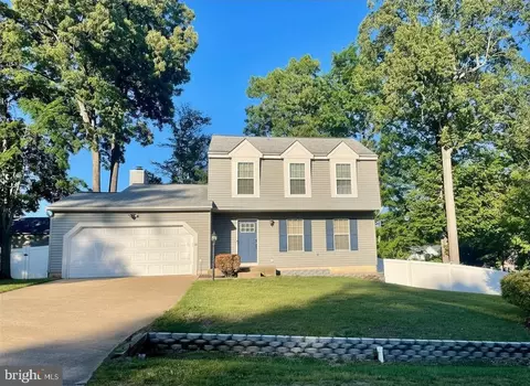 19 Rocky Way Dr, Stafford, VA 22554