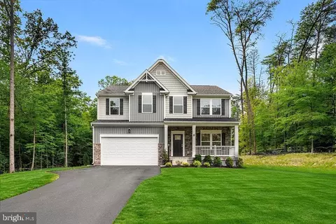 8 Timberidge Dr, Fredericksburg, VA 22406