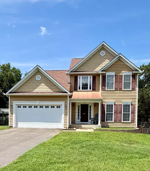 1015 Julian Dr, Fredericksburg, VA 22405