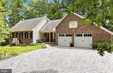 82 Kings Hill Rd, Fredericksburg, VA 22405