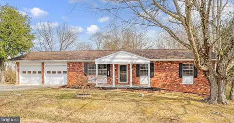 573 Melchers Dr, Fredericksburg, VA 22405