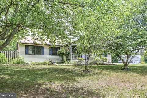 808 Cresthill Rd, Fredericksburg, VA 22405