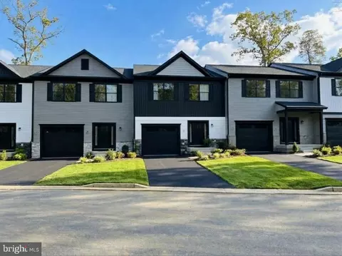 306 Evermore Ln, Stafford, VA 22554