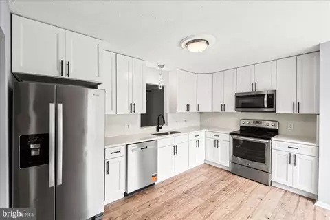 107 W Park Dr, Stafford, VA 22554