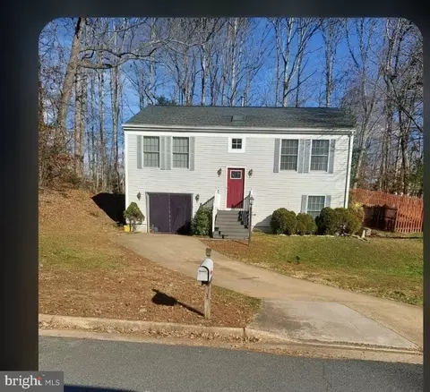 14 Glendale Dr, Stafford, VA 22556