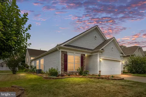 12 Hanover Dr, Fredericksburg, VA 22406