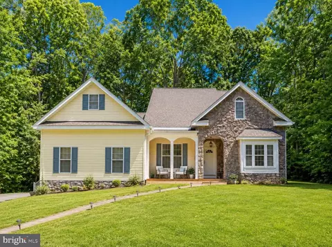 319 Richland Rd, Fredericksburg, VA 22406