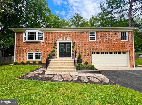 12 Clover Hill Dr, Stafford, VA 22556