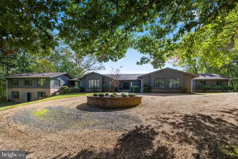 20 Cessna Ln, Fredericksburg, VA 22405