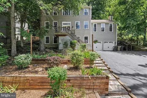 2014 Schooner Dr, Stafford, VA 22554