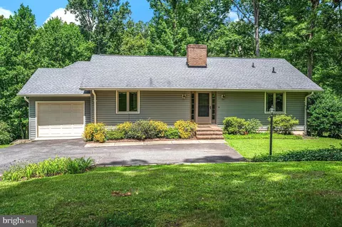 8 Ridgemore Cir, Fredericksburg, VA 22405