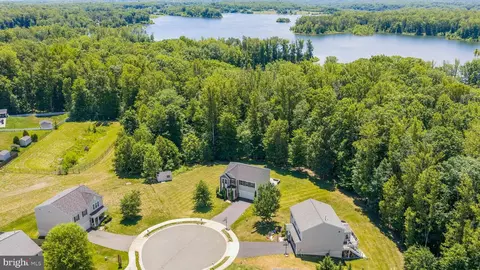 89 Charter Gate Dr, Fredericksburg, VA 22406