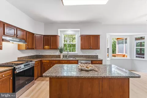 36 Westhampton Ct, Stafford, VA 22554
