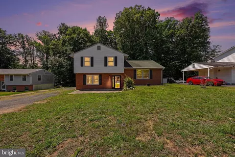 17 Willow Ln, Stafford, VA 22554