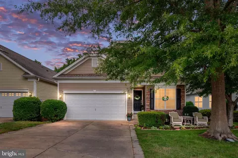 332 Bridgewater Cir, Fredericksburg, VA 22406