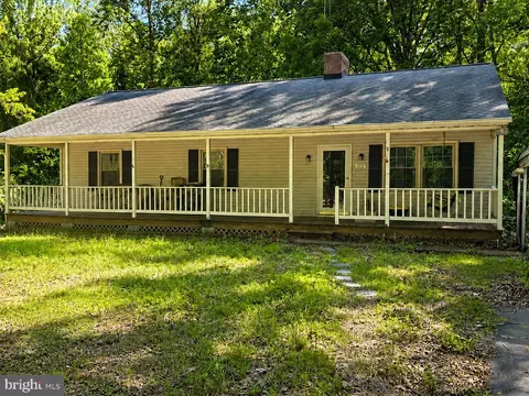 22 Winslow Rd, Fredericksburg, VA 22406