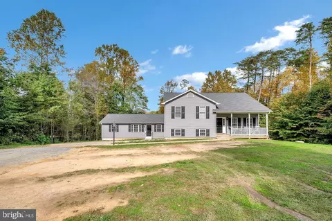 70 Grove Ln, Fredericksburg, VA 22406