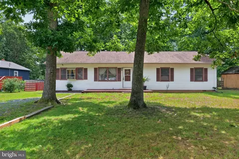 9 Breezy Hill Dr, Stafford, VA 22556