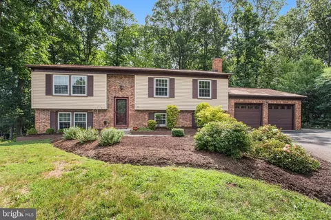 11 Pinecrest Ct, Stafford, VA 22554