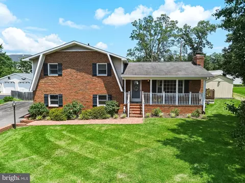 702 Edwards Dr, Fredericksburg, VA 22405