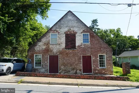 121 Washington St, Falmouth, VA 22405