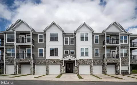 19 Artemisia Way #101, Stafford, VA 22554