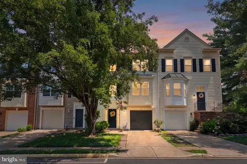 202 Park Brook Ct, Stafford, VA 22554