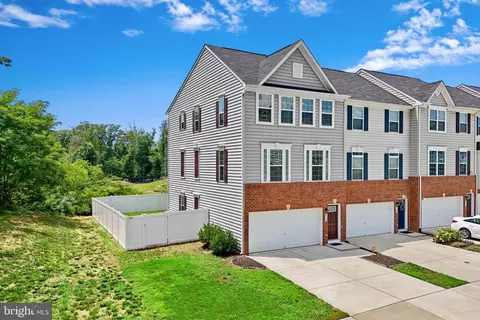 710 Rolling Valley Dr, Fredericksburg, VA 22405