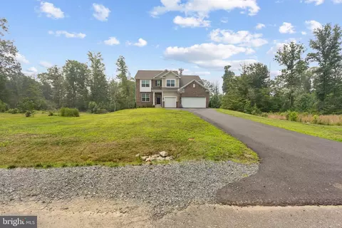 717 Long Meadow Dr, Fredericksburg, VA 22406
